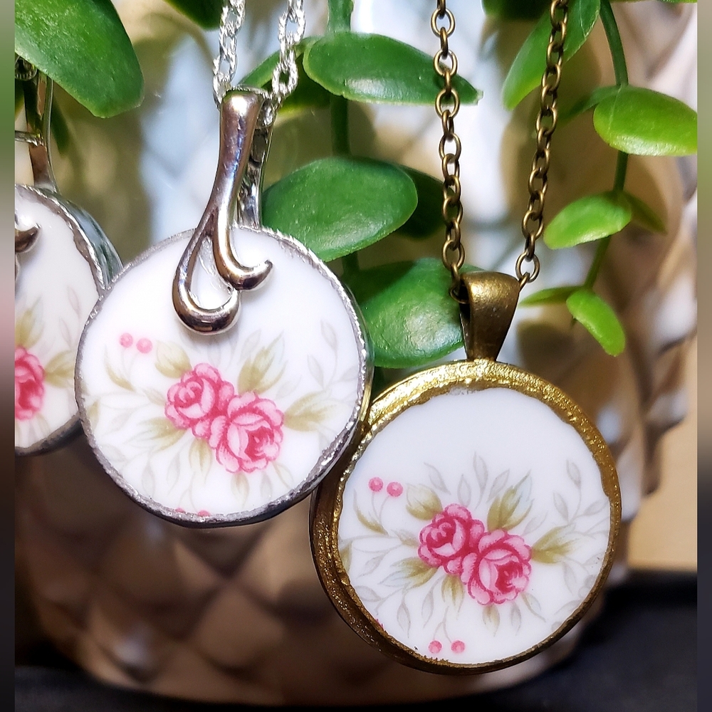 Necklaces - Picture 5 of 10